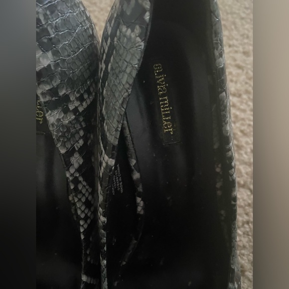 OLIVIA MILLER - SNAKE PRINT HEELS - Picture 2 of 5